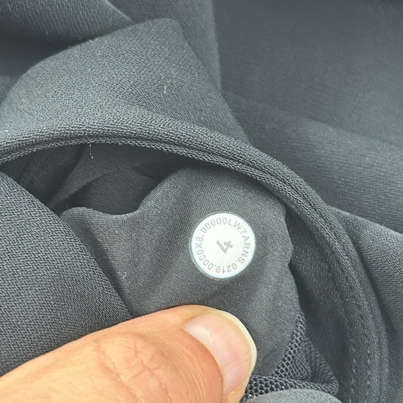 Lululemon On The Fly Short *Woven *2.5" Black - Picture 3 of 4